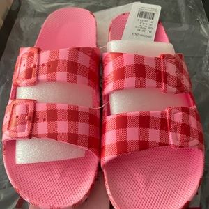 Freedom Moses pink and red check sandals sz 9-10
